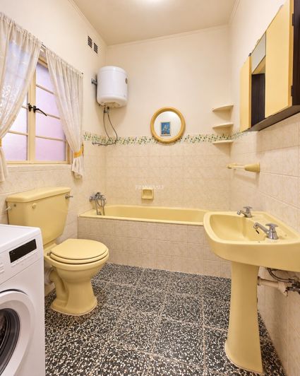 Image No.8-Propriété de 3 chambres à vendre