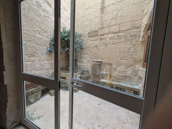 Image No.4-Propriété de 3 chambres à vendre