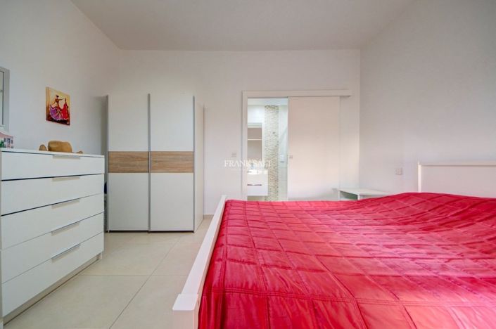 Image No.16-Propriété de 3 chambres à vendre
