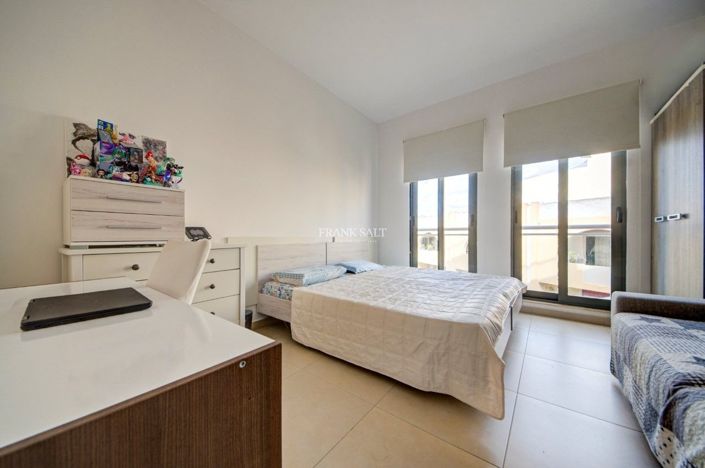 Image No.21-Propriété de 3 chambres à vendre