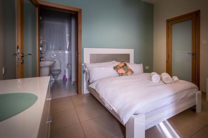 Image No.6-Propriété de 3 chambres à vendre