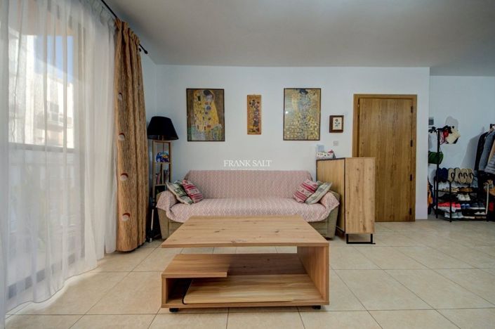 Image No.5-Propriété de 3 chambres à vendre