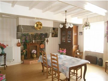 frenchpropertyforsalewithclefrancemnb06360140