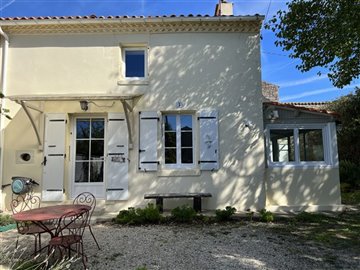 1 - Charente-Maritime, House