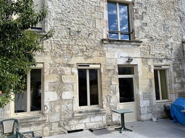 1 - Saint-Jean-d'Angély, Townhouse