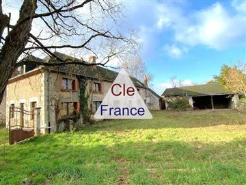 1 - Loiret, Property