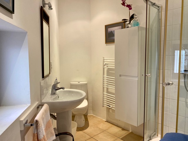 Image No.19-4 Bed House for sale