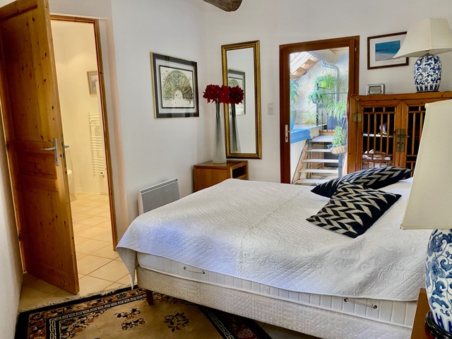 Image No.20-4 Bed House for sale