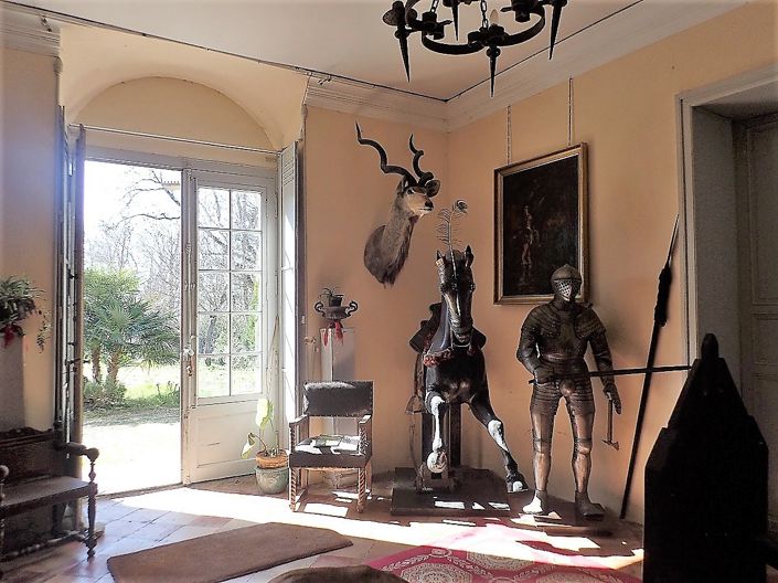 Image No.12-13 Bed Property for sale