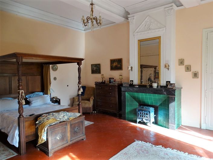 Image No.24-13 Bed Property for sale