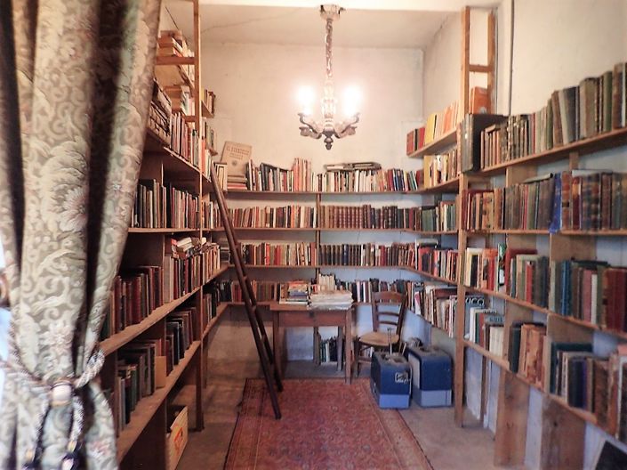 Image No.34-13 Bed Property for sale