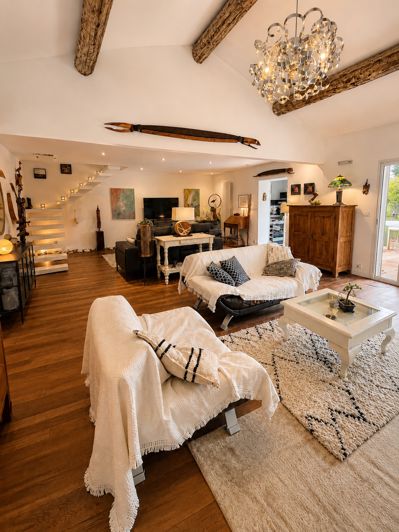 Image No.8-4 Bed House for sale