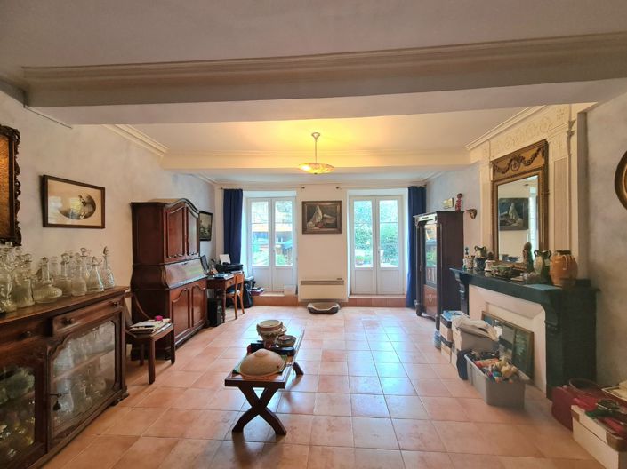 Image No.17-5 Bed House for sale