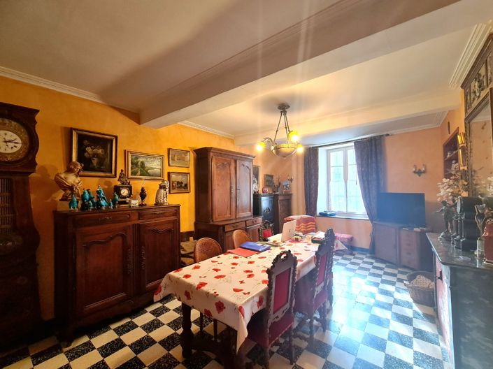 Image No.18-5 Bed House for sale