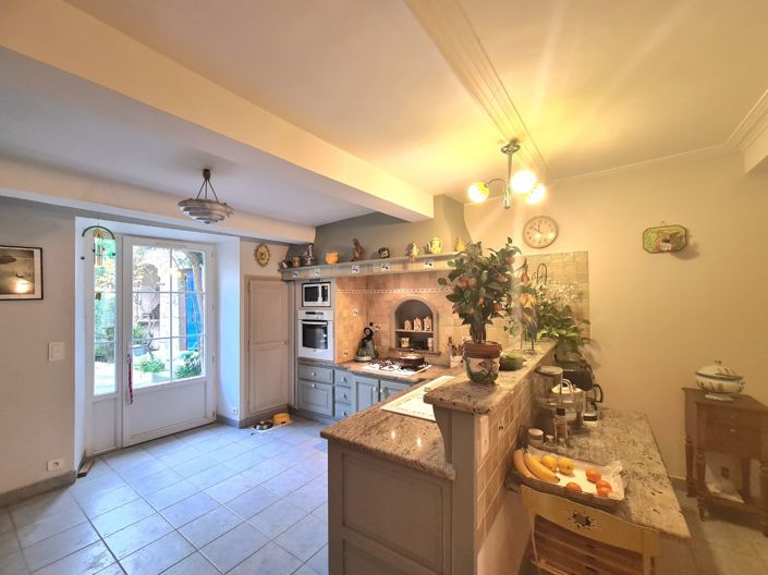 Image No.19-5 Bed House for sale