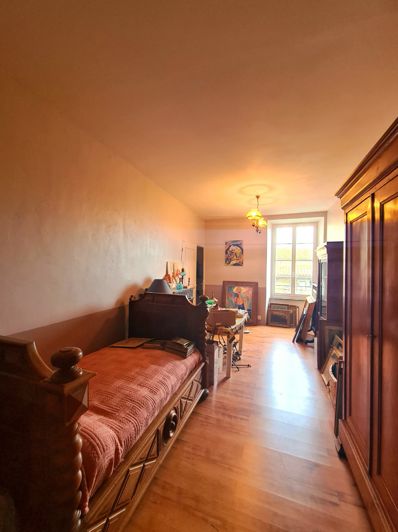 Image No.23-5 Bed House for sale