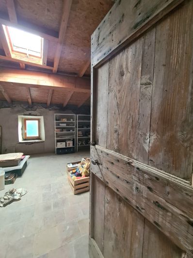 Image No.29-5 Bed House for sale