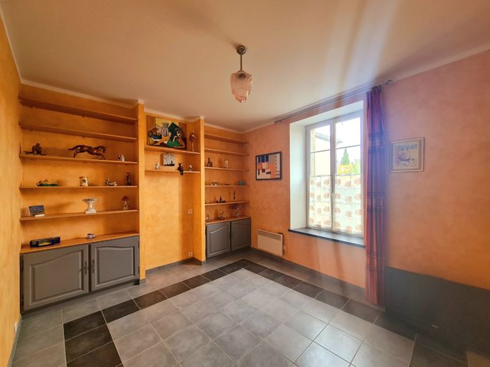 Image No.30-5 Bed House for sale