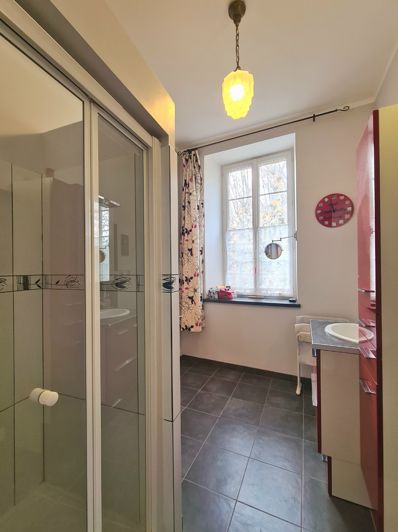 Image No.36-5 Bed House for sale