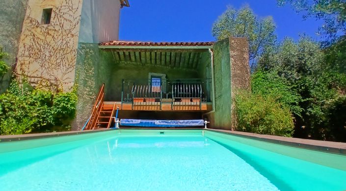 Image No.6-5 Bed House for sale