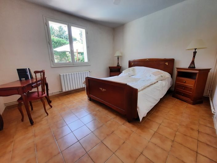 Image No.18-5 Bed Property for sale