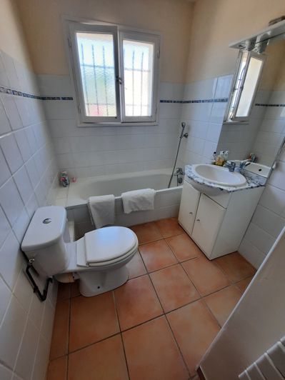 Image No.20-5 Bed Property for sale