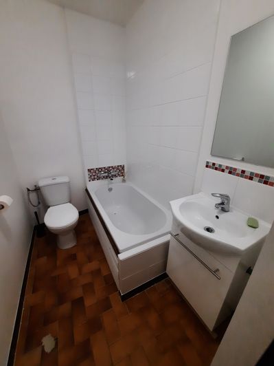 Image No.15-3 Bed House for sale