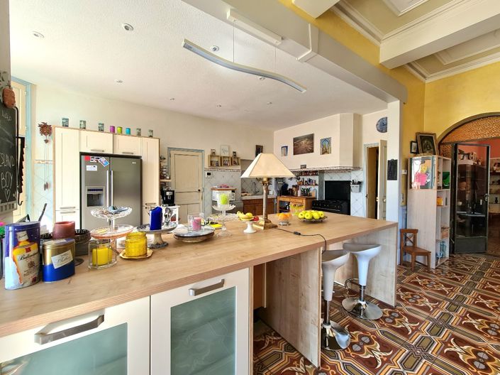 Image No.19-6 Bed House for sale