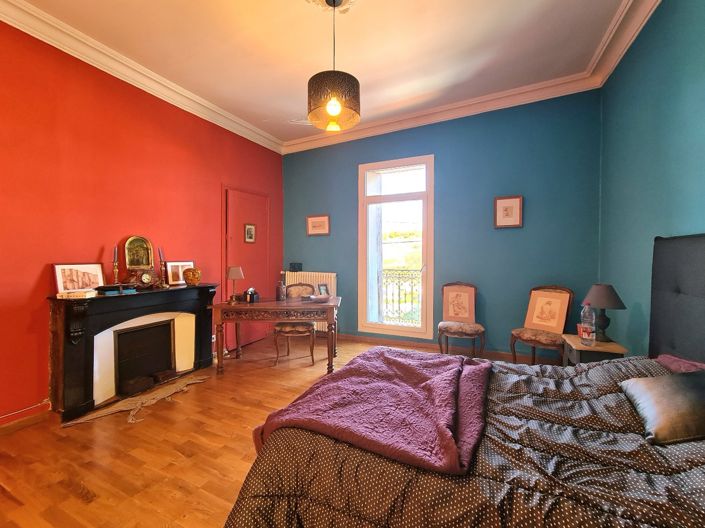 Image No.25-6 Bed House for sale