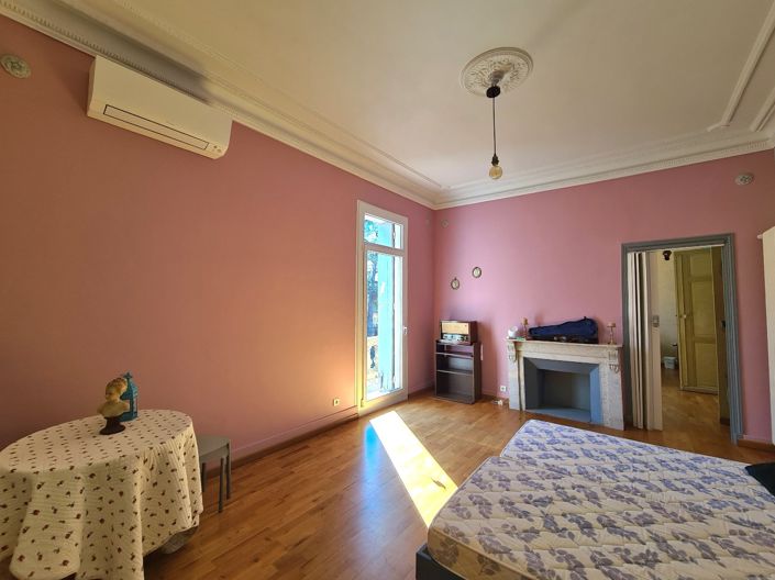 Image No.26-6 Bed House for sale