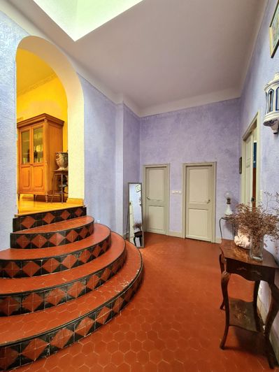 Image No.30-6 Bed House for sale