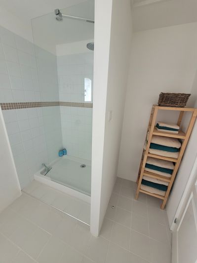 Image No.10-2 Bed House for sale