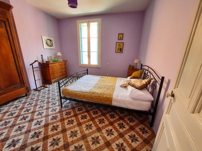 Image No.12-9 Bed House for sale