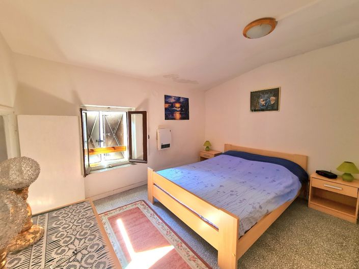 Image No.11-4 Bed House for sale