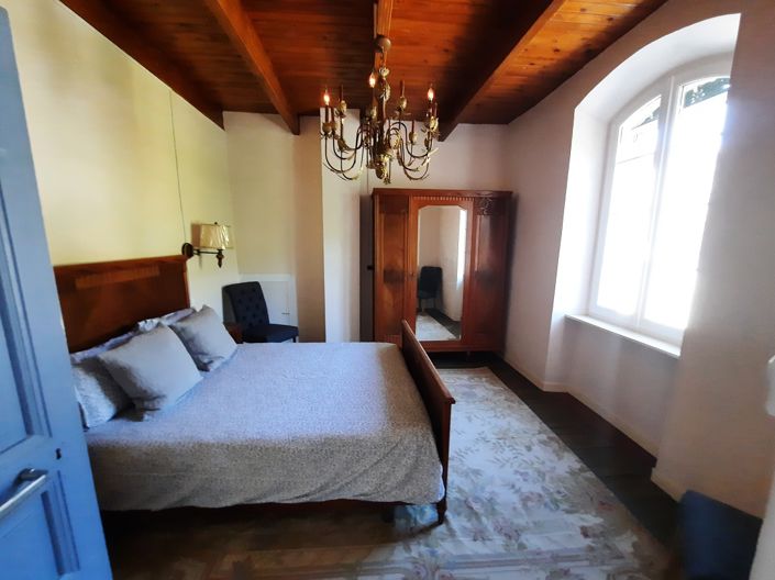 Image No.21-5 Bed Property for sale