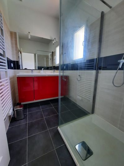 Image No.15-5 Bed Property for sale