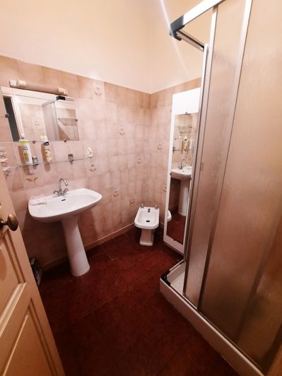 Image No.9-2 Bed House for sale