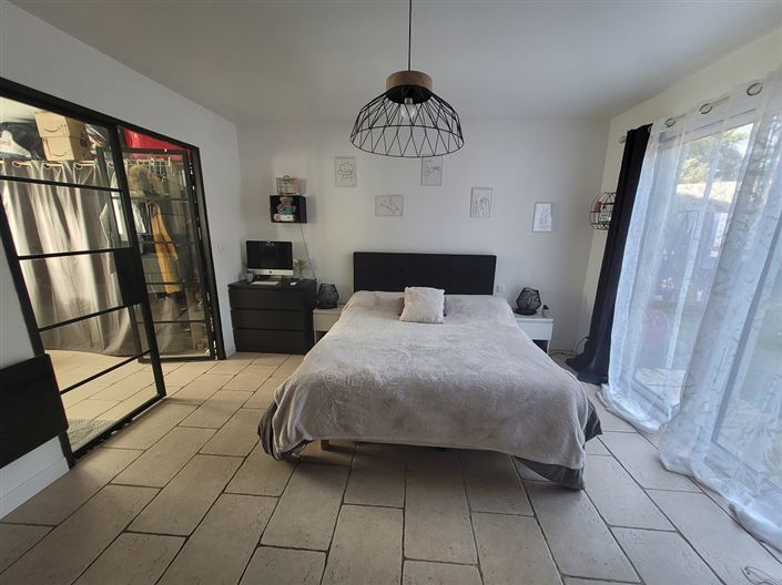 Image No.8-4 Bed Property for sale