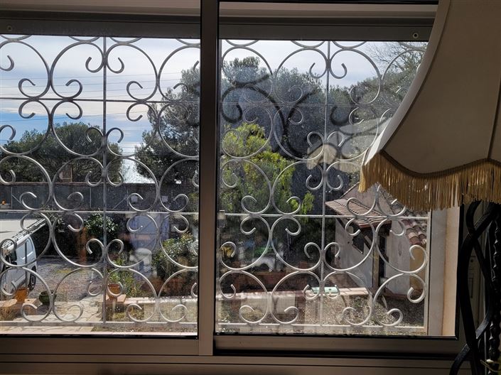 Image No.10-4 Bed House for sale