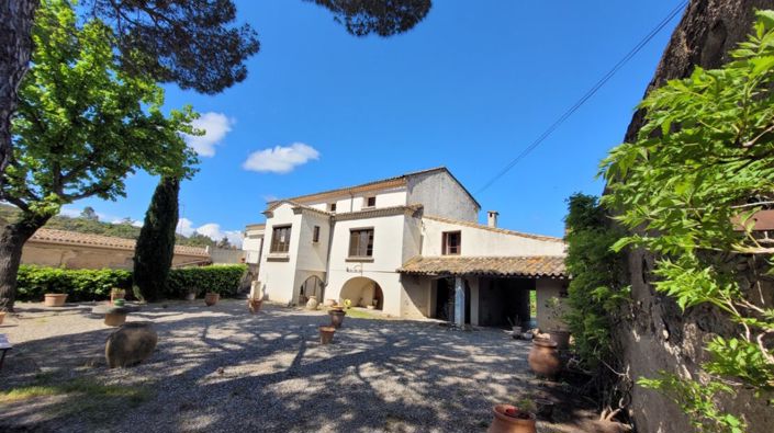 Image No.1-5 Bed Property for sale