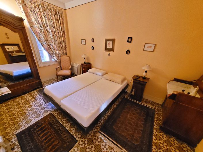 Image No.14-5 Bed Property for sale