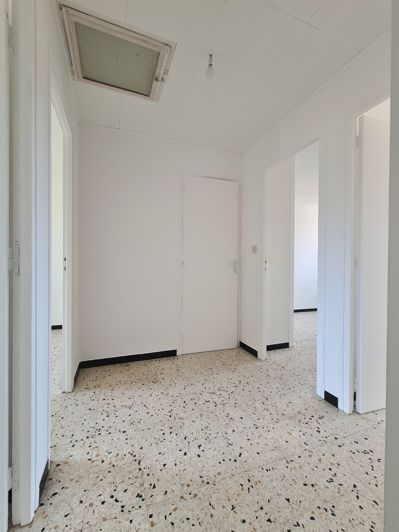 Image No.12-4 Bed House for sale