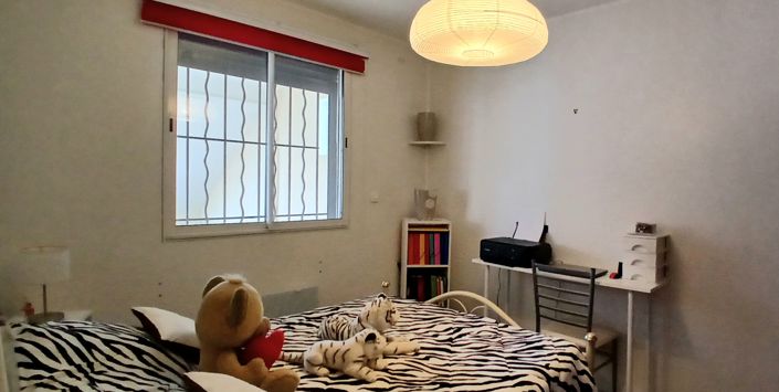 Image No.19-6 Bed Property for sale