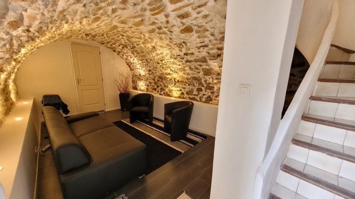 Image No.1-2 Bed House for sale