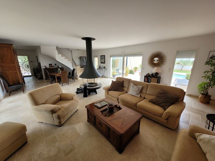 Image No.11-4 Bed Property for sale