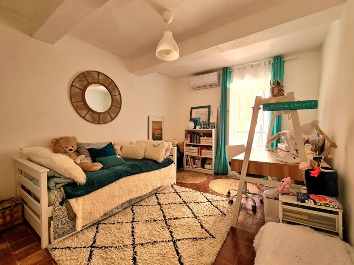 Image No.11-3 Bed House for sale