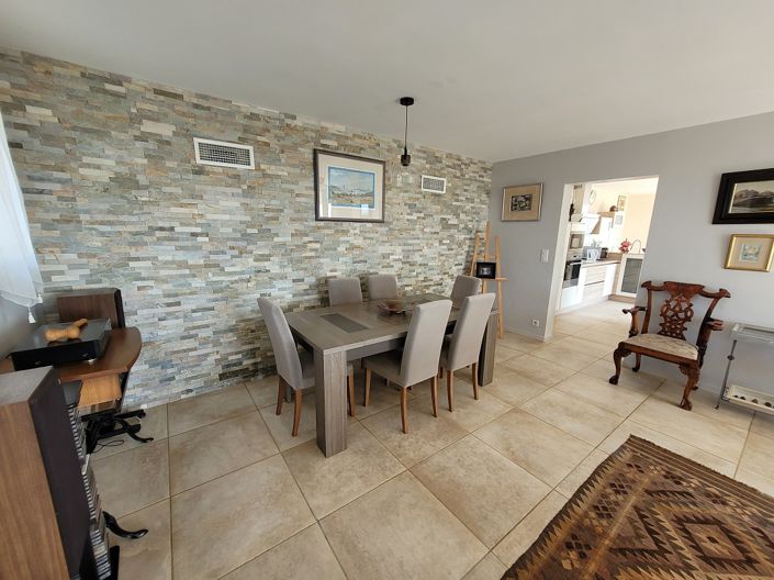 Image No.9-3 Bed Property for sale