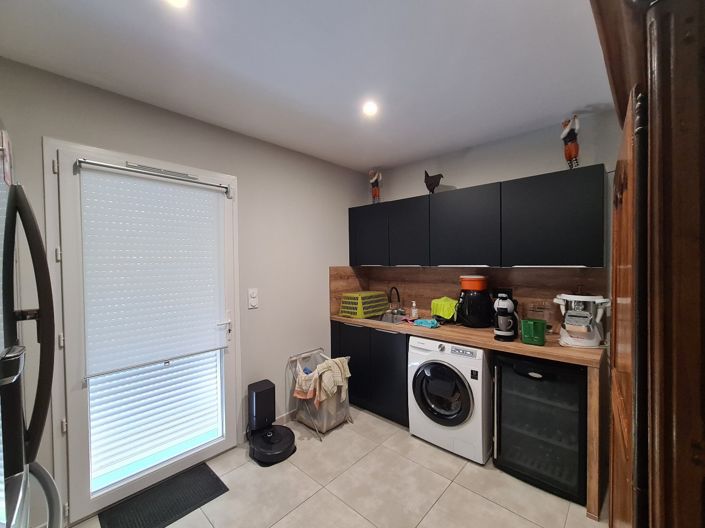 Image No.21-3 Bed Property for sale