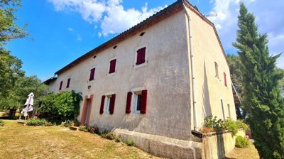 1 - Castres, Commercial
