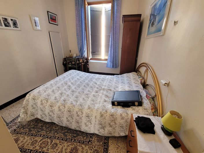 Image No.10-3 Bed House for sale